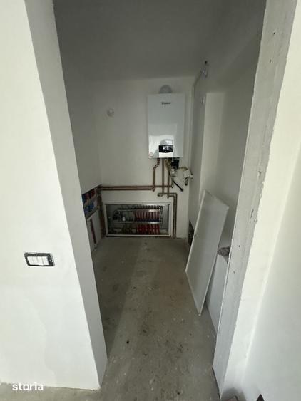 Casă cu 5 camere cu Teren 830 Mp în Exterior Vest