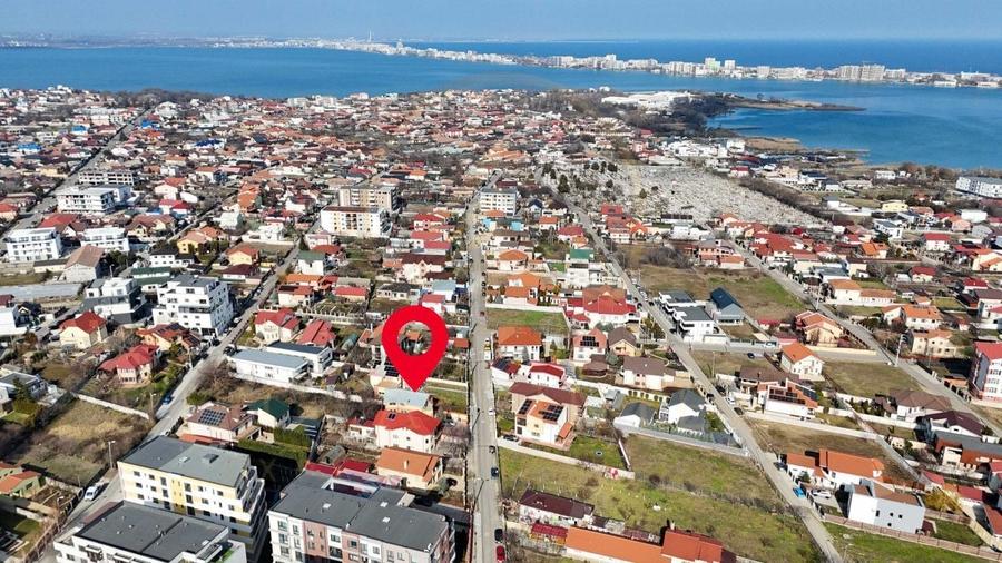 Casă individuală cu 7 camere cu Canalizare în Palazu Mare