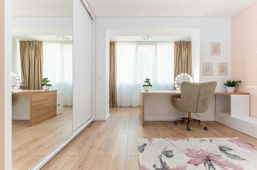 Apartament cu 4 camere decomandat în Dosu Bricii
