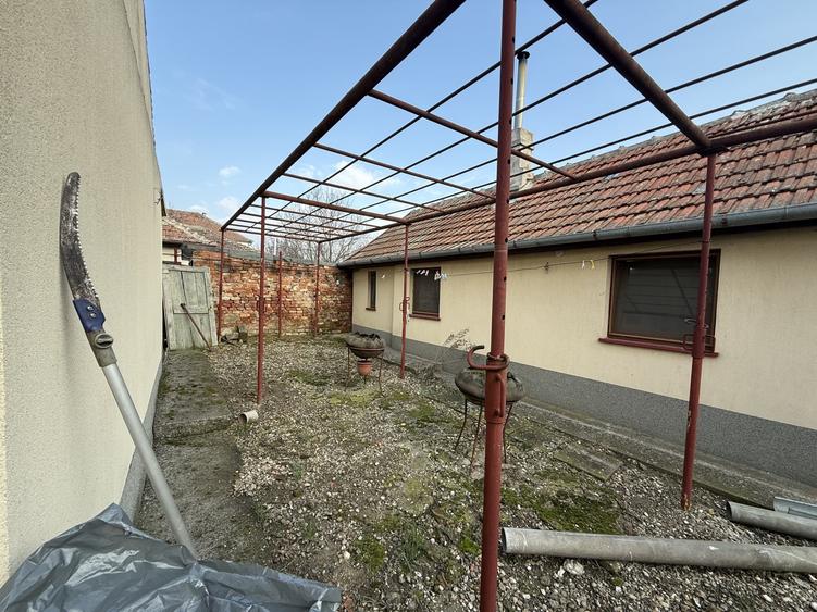 Casă individuală cu 2 camere cu Canalizare în Ciarda Roșie
