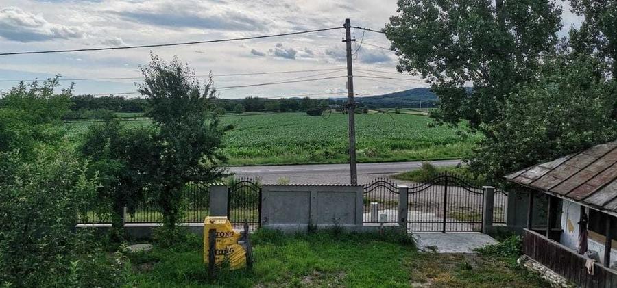 Casă cu 4 camere în Păulești