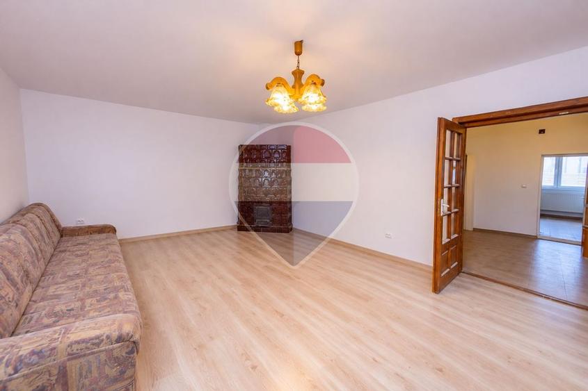 Casă individuală cu 6 camere cu Teren 328 Mp în Griviței