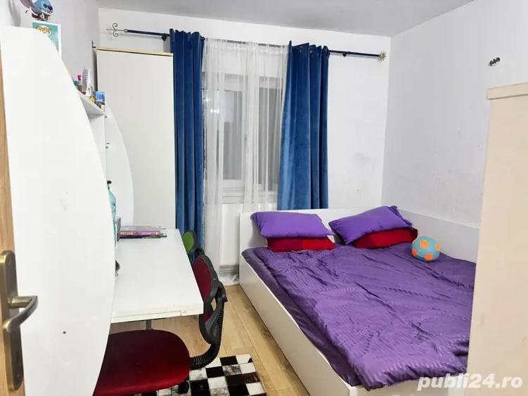 Apartament cu 3 camere decomandat în Lipovei