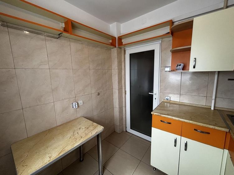 Apartament cu 2 camere decomandat, mobilat în Podgoria