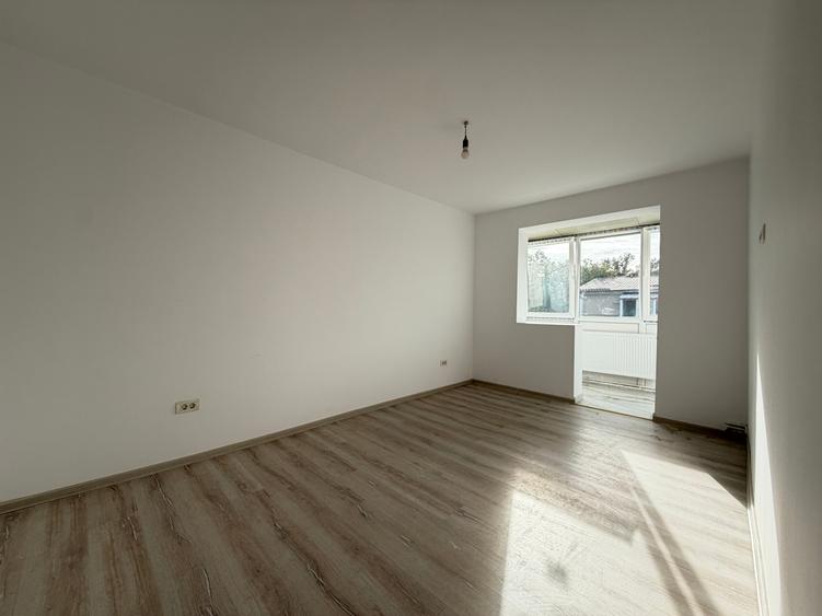 Apartament cu 3 camere decomandat în Șagului
