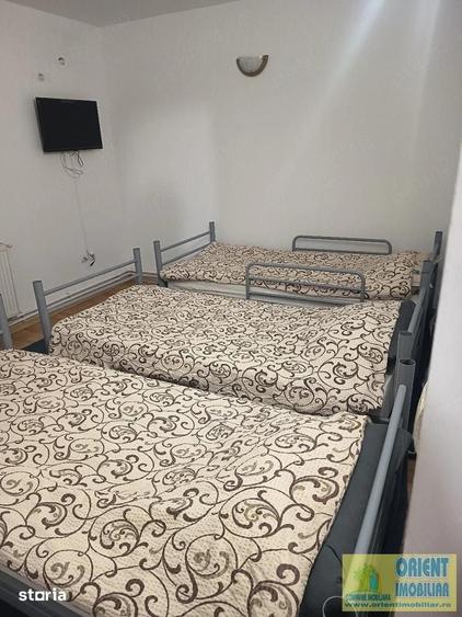 Casă cu 7 camere cu Teren 300 Mp în Nord