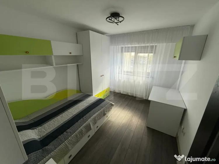 Apartament cu 3 camere decomandat în Calea București