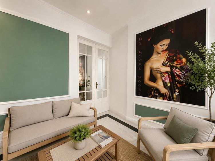 Apartament cu 4 camere semidecomandat în Romană