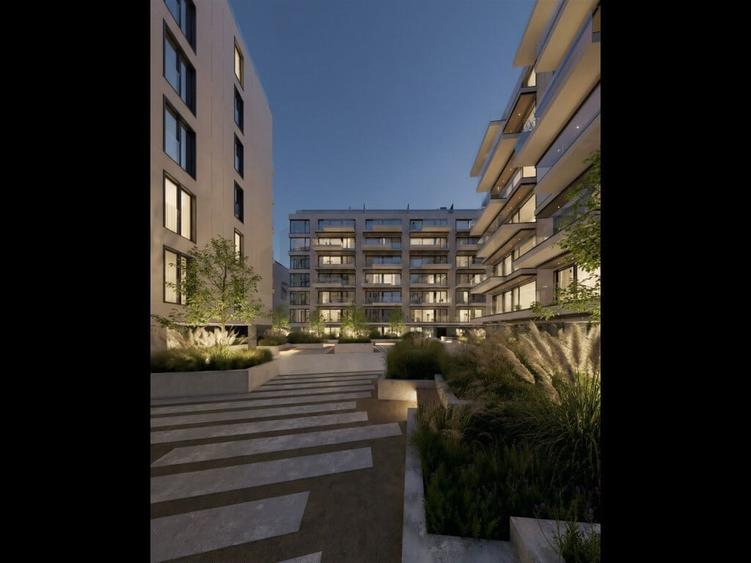 Apartament cu 4 camere decomandat în Nordului