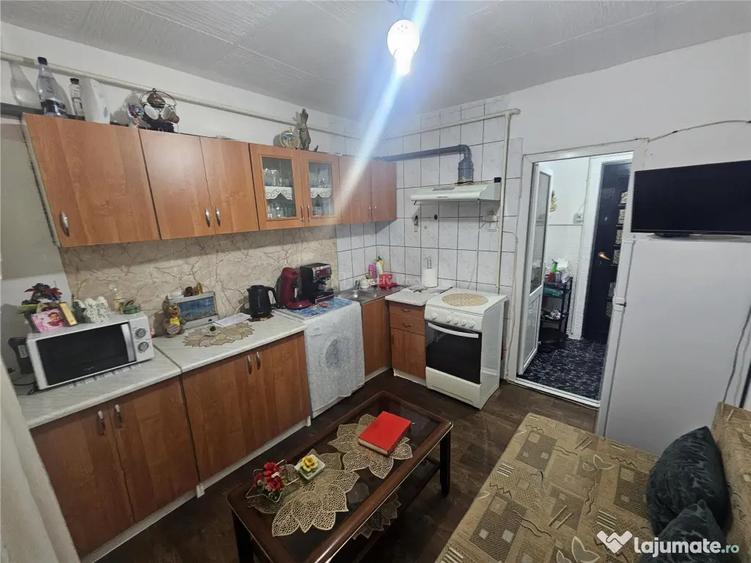 Garsonieră decomandată în Central