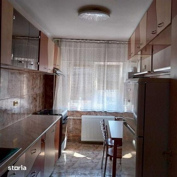 Inchiriez apartament doua camere si balcon, zona Zavoi - 5