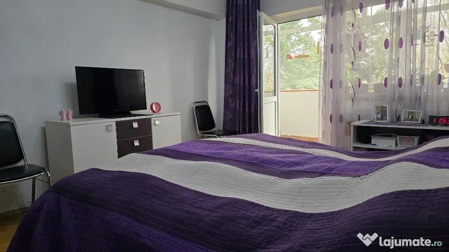 Apartament cu 3 camere decomandat în Decebal