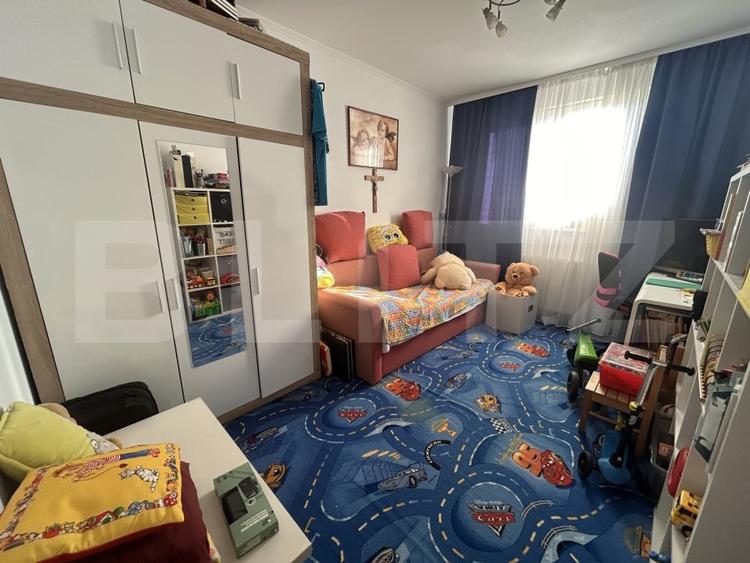Apartament cu 3 camere decomandat, mobilat în Aradului