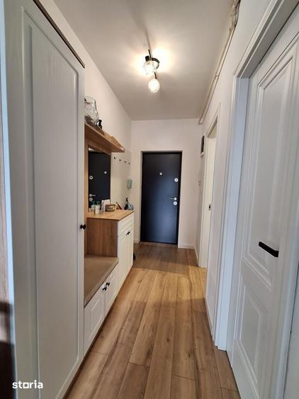 Apartament cu 3 camere semidecomandat în Florești