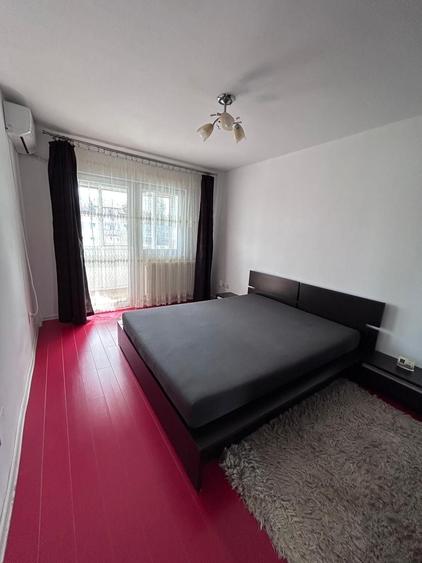 Apartament cu 2 camere decomandat în Girocului