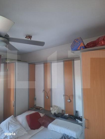 Apartament cu 4 camere decomandat în Girocului