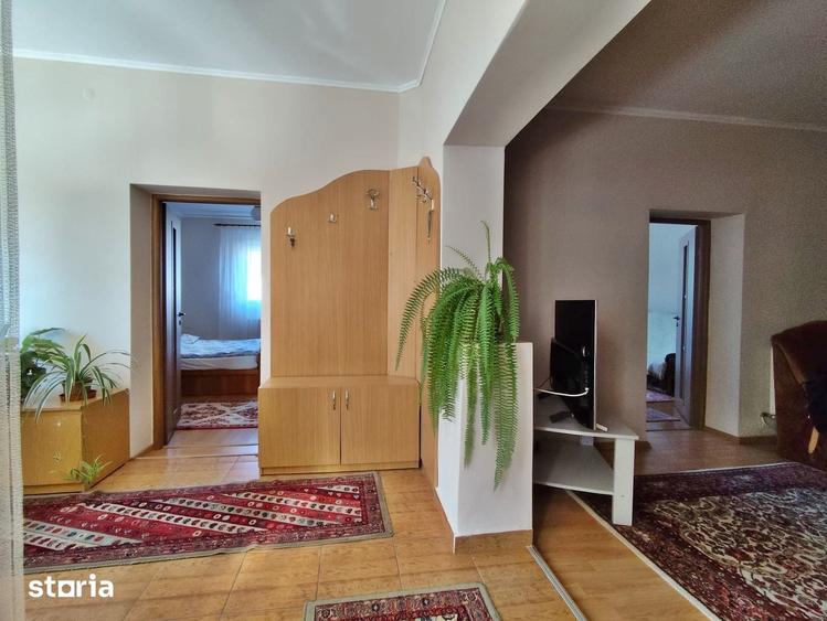Casă cu 3 camere cu Teren 2826 Mp în Saca