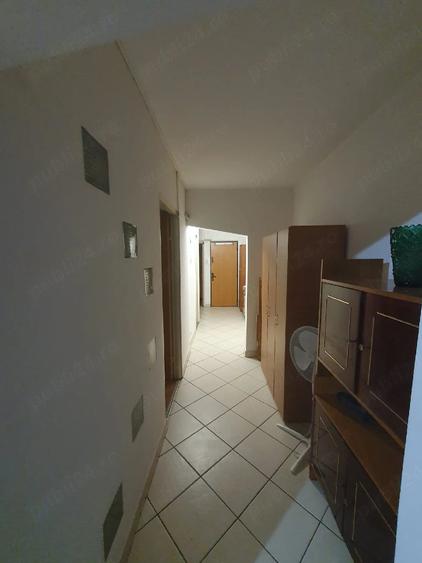 Casă cu Teren 2 Mp în Gorjului