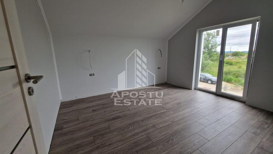 Duplex cu 4 camere cu Canalizare în Remetea Mare
