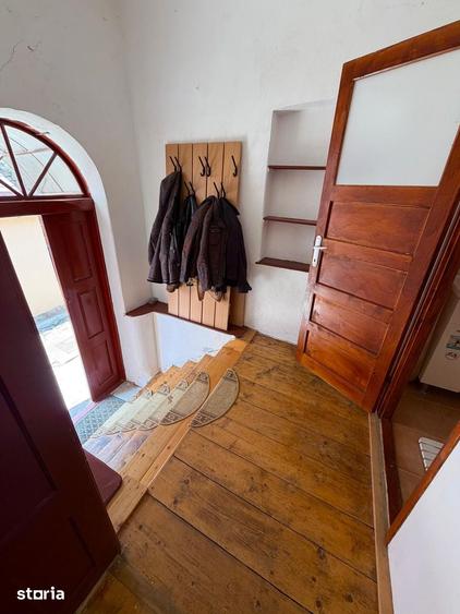 Casă cu 3 camere cu Teren 2974 Mp în Central