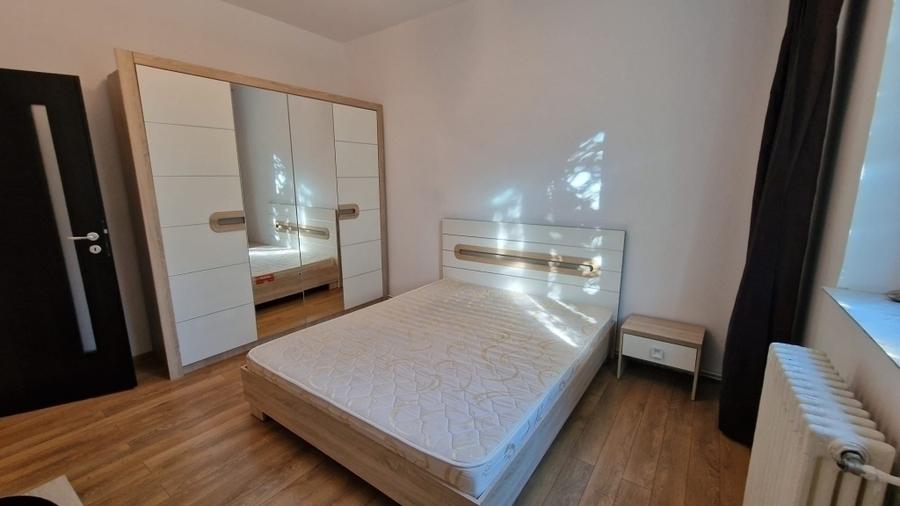Apartament cu 2 camere decomandat, mobilat în Piața Unirii