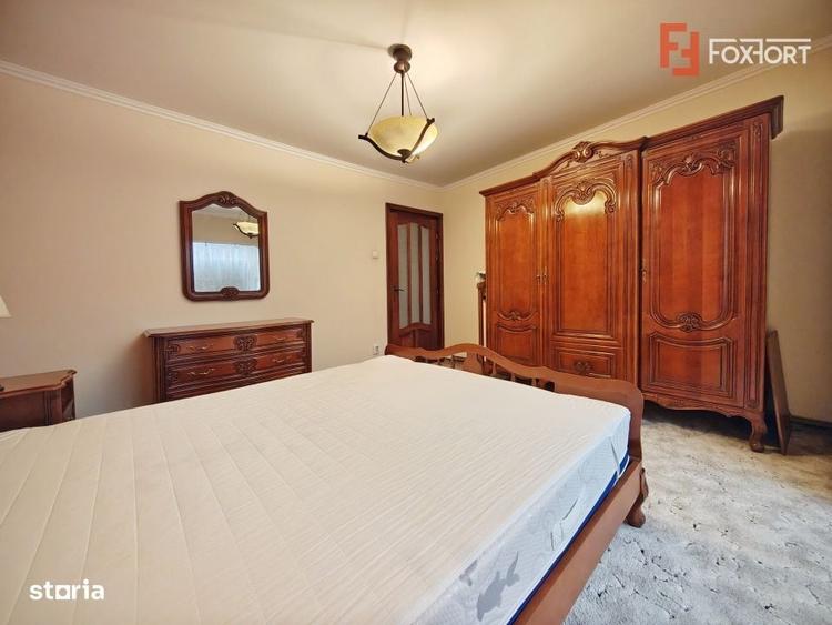 Apartament cu 3 camere decomandat în Girocului