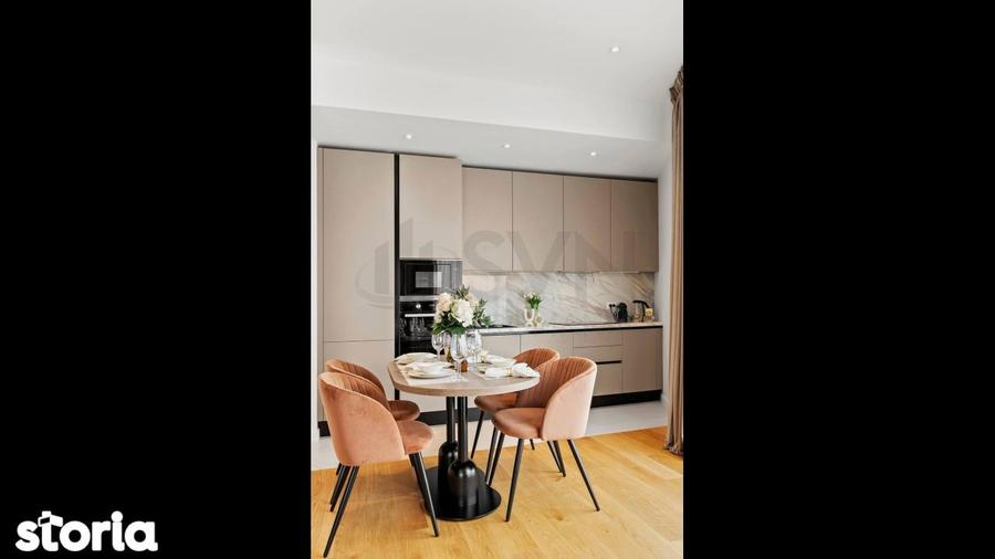 Apartament cu 3 camere, mobilat în Tei