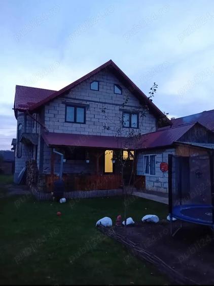 Casă cu 5 camere cu Teren 800 Mp în Bogdan Vodă