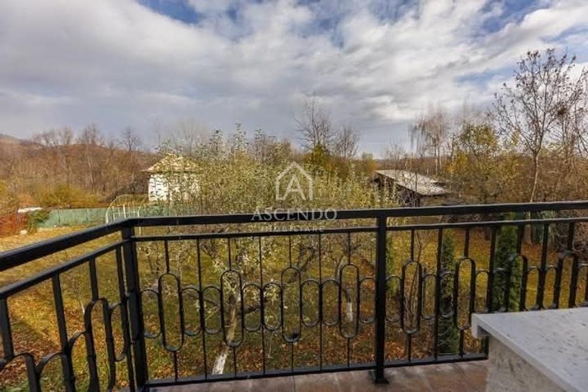 Casă individuală cu 6 camere cu Canalizare în Nord