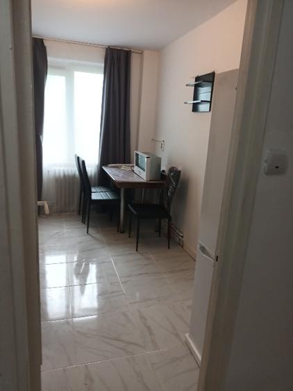 Proprietar inchiriez apartament 4 camere  - 12