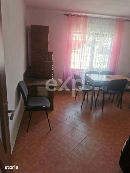 Casă cu 5 camere cu Teren 700 Mp în Dragomirești