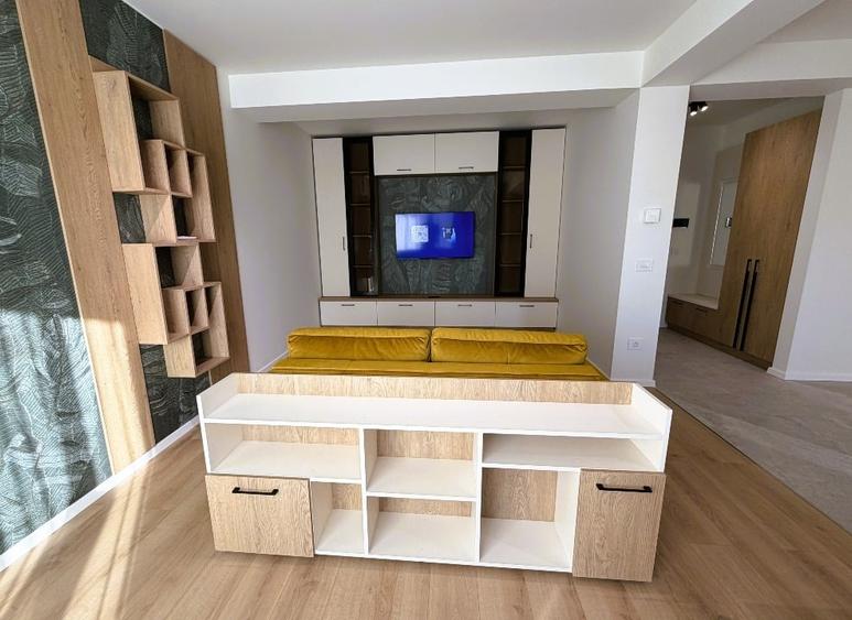 Apartament cu 2 camere semidecomandat, mobilat în Tractorul