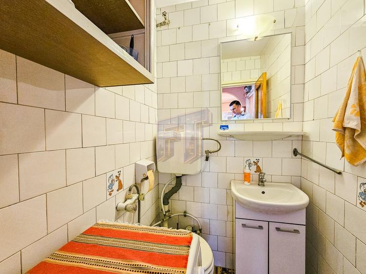 Apartament cu 4 camere semidecomandat, mobilat în Vatra Luminoasă