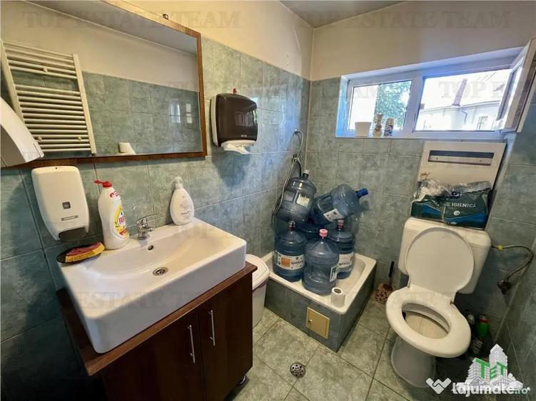 Apartament cu 7 camere semidecomandat în Dacia
