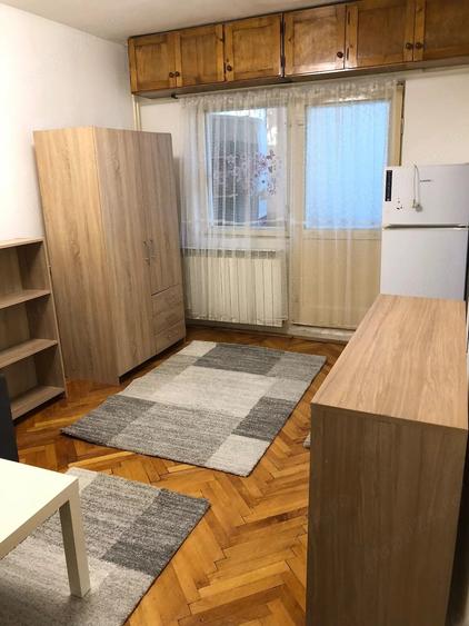 Garsonieră decomandată în Exterior Vest