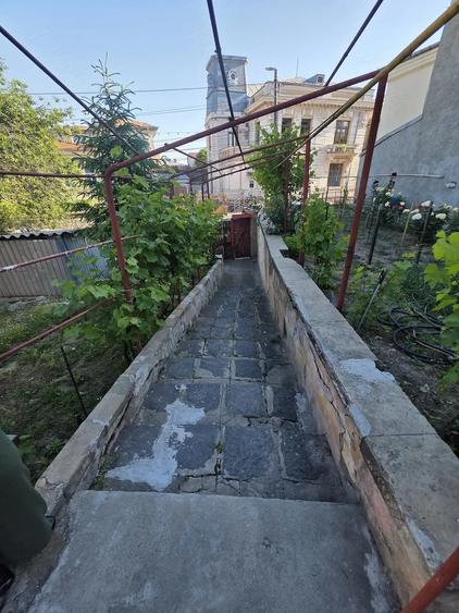 Casă cu 3 camere cu Teren 140 Mp în Ultracentral