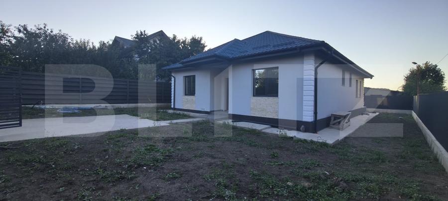 Casă individuală cu 4 camere cu Canalizare în Breazu