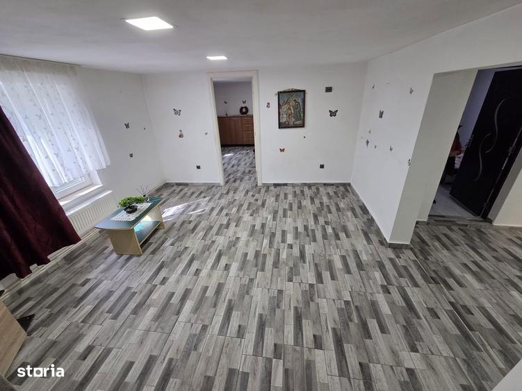 Casă cu 3 camere decomandat cu Teren 1020 Mp în Somova