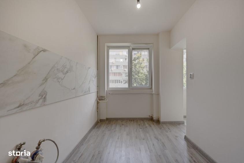 Apartament cu 3 camere semidecomandat în Titan