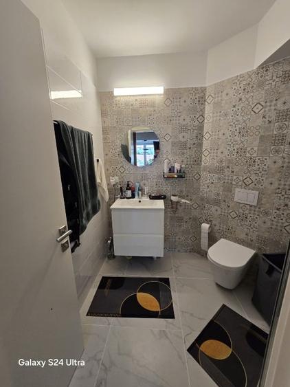 Apartament cu 3 camere, mobilat în Centrul Civic