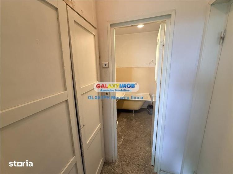 Apartament cu 3 camere semidecomandat în Cina
