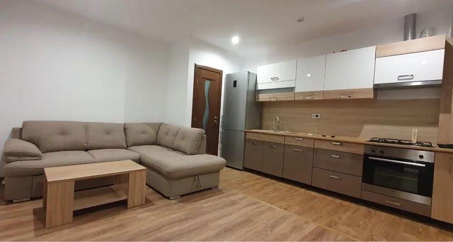Casă cu 2 camere cu Teren 100 Mp în Central