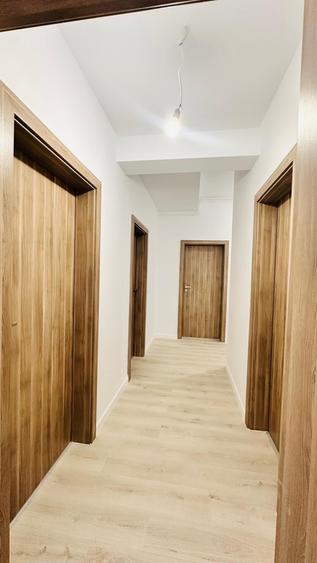 Apartament cu 3 camere decomandat în Albert