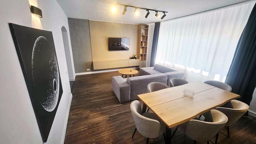 Apartament cu 2 camere circular, mobilat în Dacia