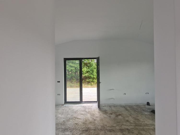 Casă cu 2 camere în Dobreni