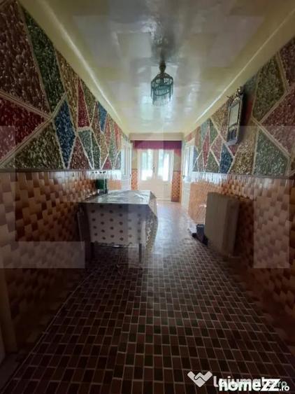 Casă cu 3 camere cu Teren 1335 Mp în Central