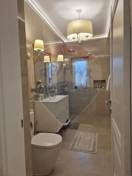 Apartament cu 4 camere decomandat în Unirii