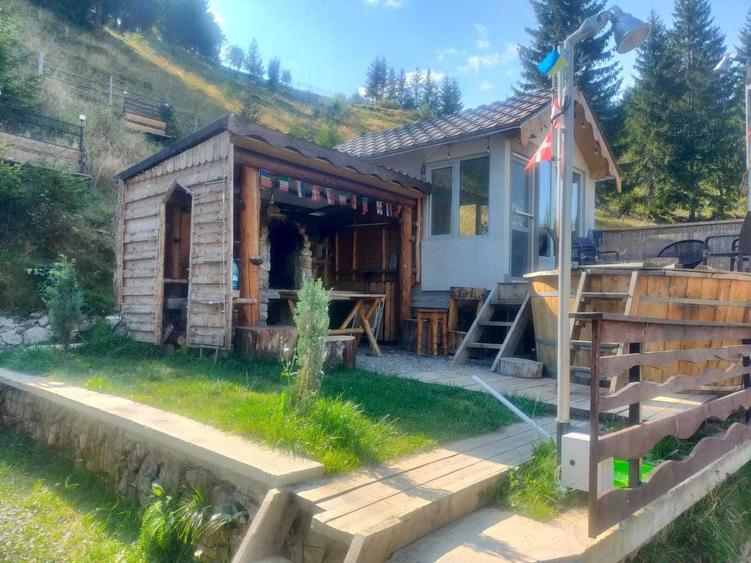 Casă cu 4 camere în Exterior Vest