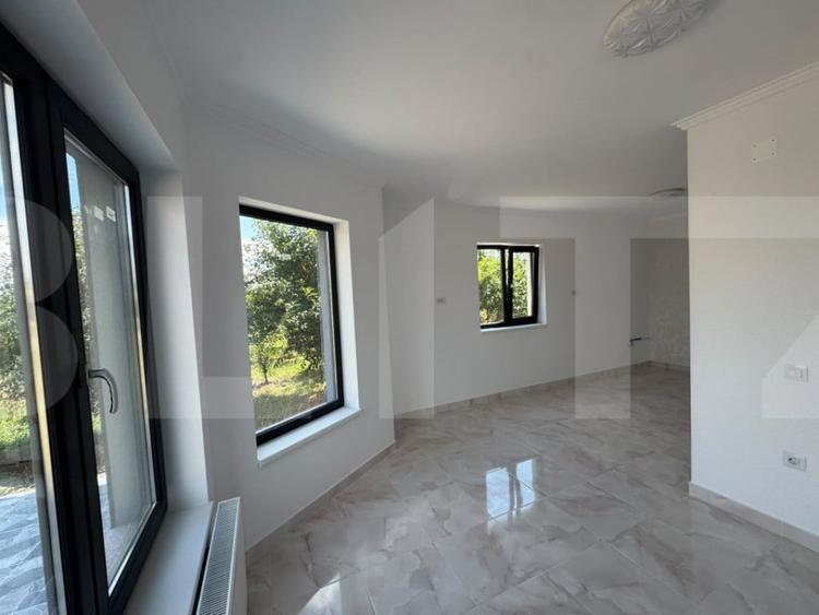 Casă cu 4 camere cu Teren 1000 Mp în Băiceni
