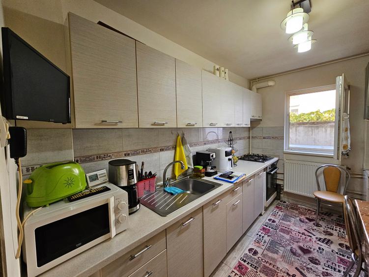 Apartament cu 3 camere decomandat în Șagului